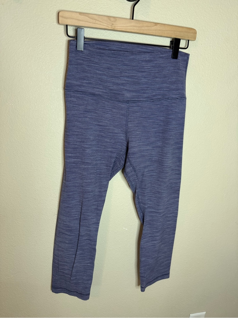 Lululemon Blue Heathered Stripe Wunder Under Crop Leggings Size 8